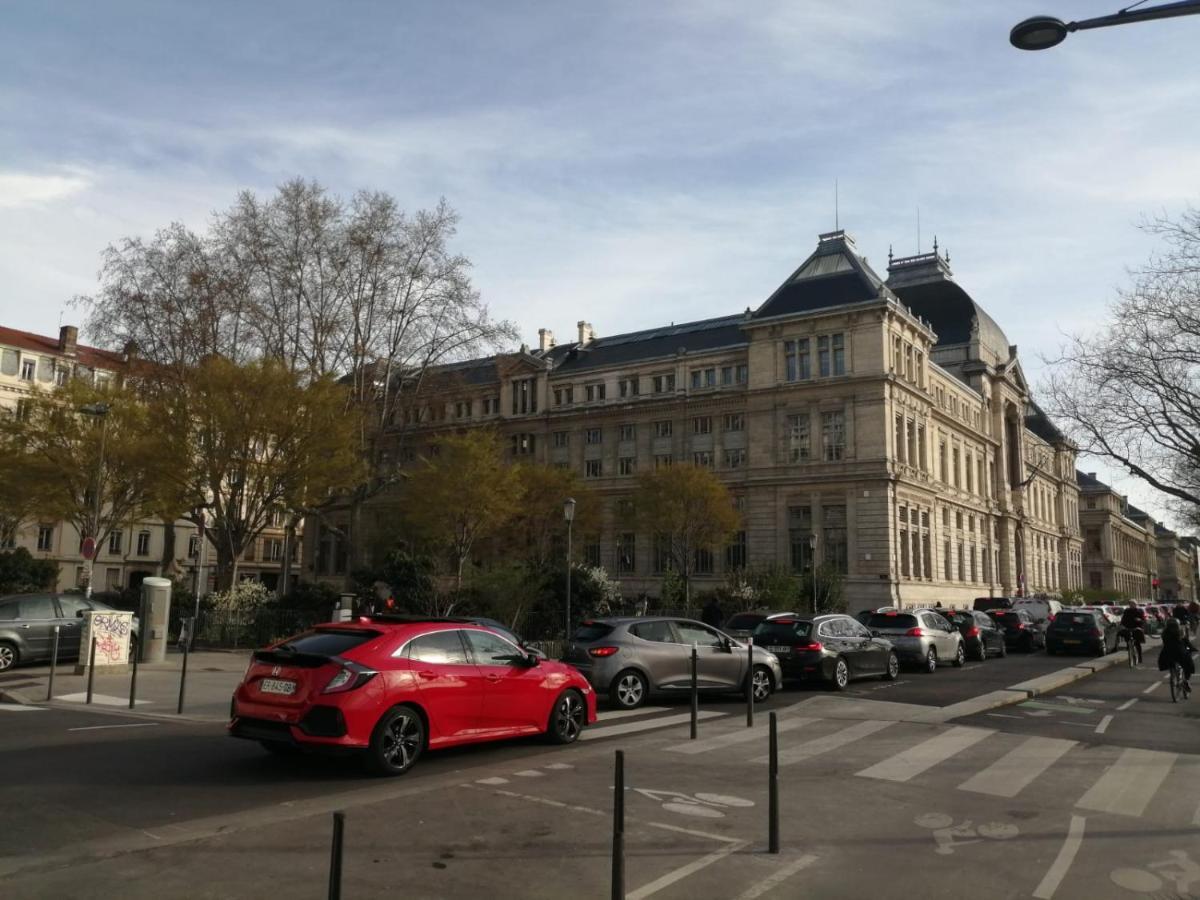 Séjour chez l'habitant Loft Viarhona, Grand Loft En Centre-ville Lyon